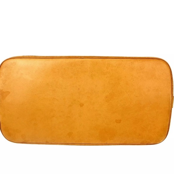 (1) ❤️entry into Lv Alma monthly givey Lip gloss - Picture 5 of 9